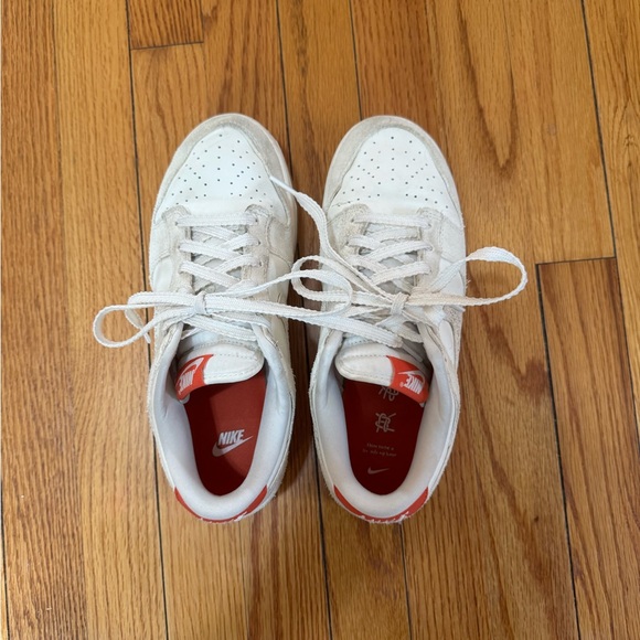 Nike Dunks - Picture 1 of 3